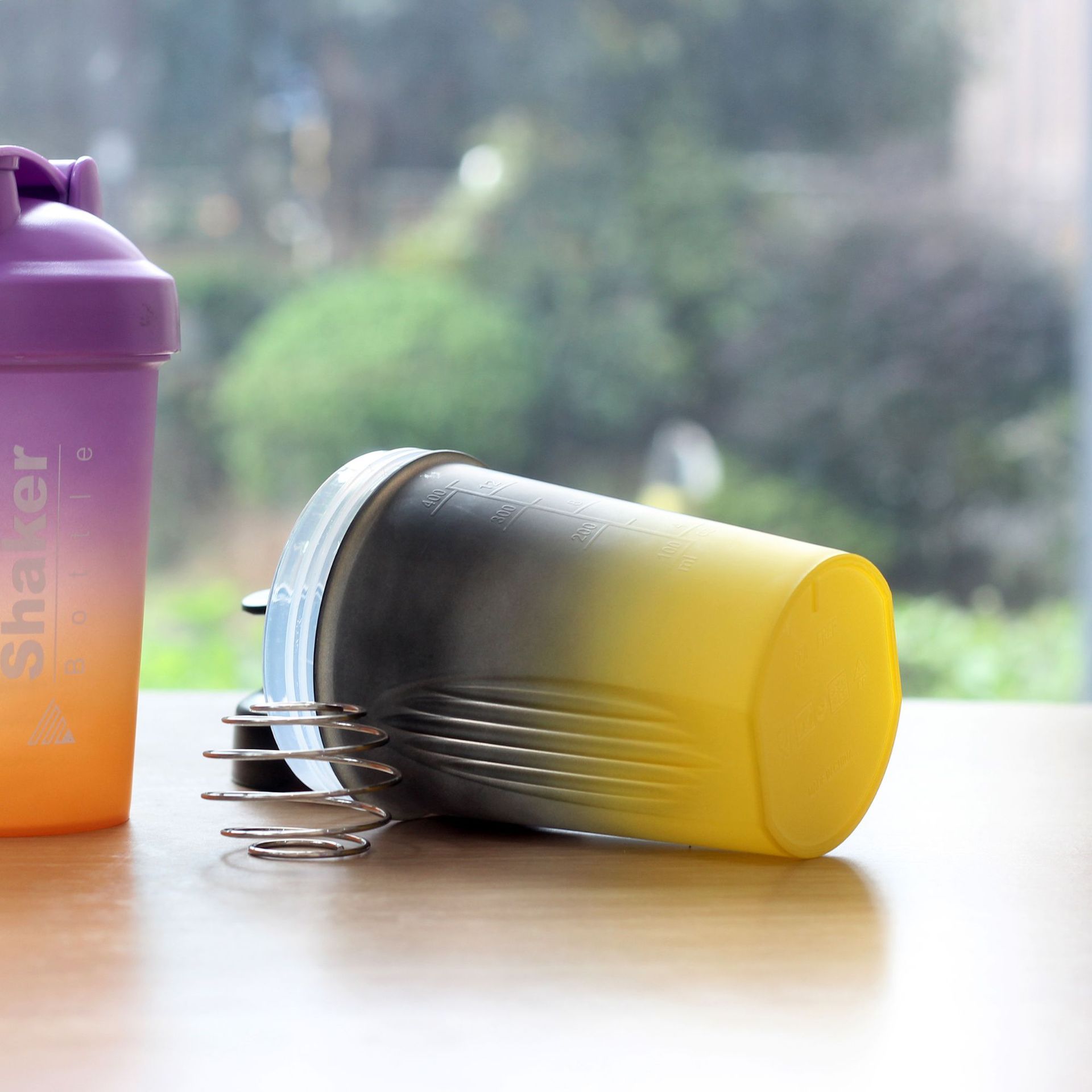 Pintura en aerosol PP400ml taza de batido de leche ejercicio ejercicio taza mezcladora proteína en polvo taza agitadora a prueba de fugas de plástico taza de agua al por mayor