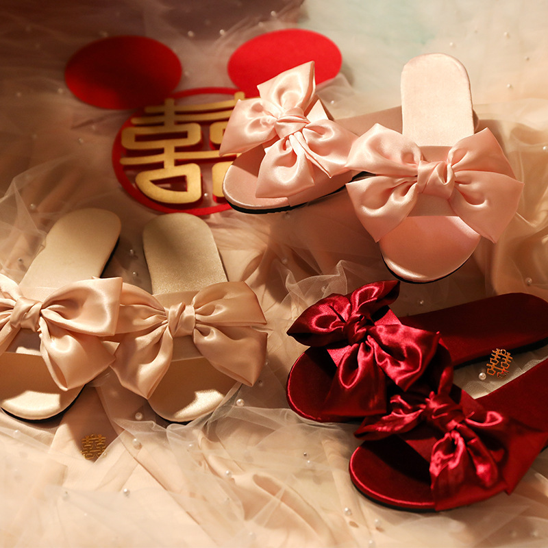 Women's slippers with bow made of satin for bride