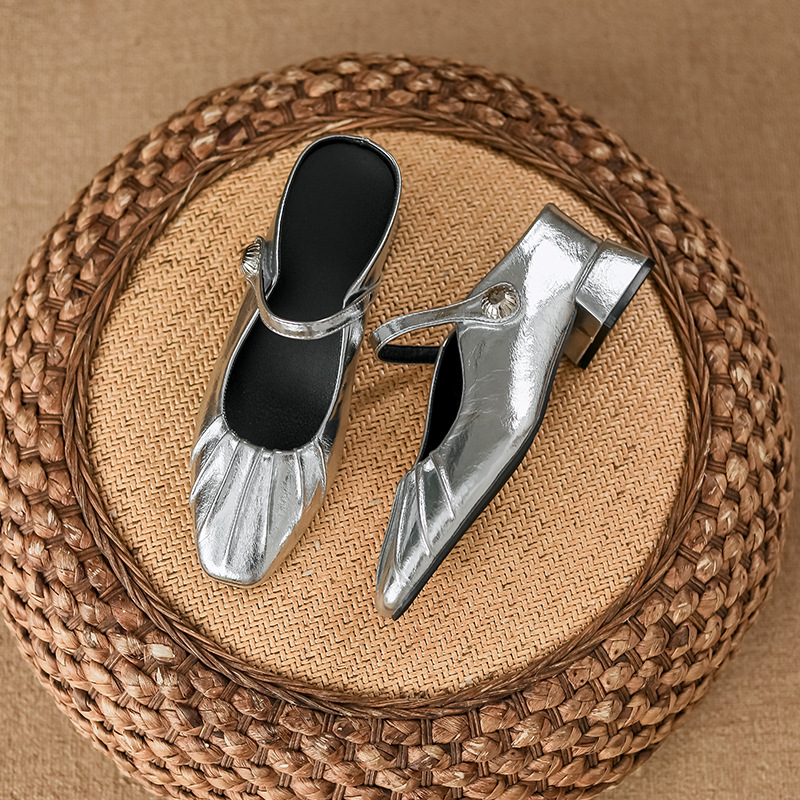 Sandalias de media arrastre de puntera plateada de 7cm de altura interior para mujer 2025 nueva moda de verano tacones gruesos zapatos individuales