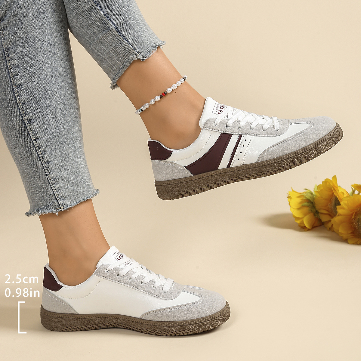 Zapatos de entrenamiento de base plana para mujeres 2026 nuevos zapatos de skate de primavera y verano retro de comercio exterior transfronterizo zapatos casuales grandes zapatos blancos para mujeres
