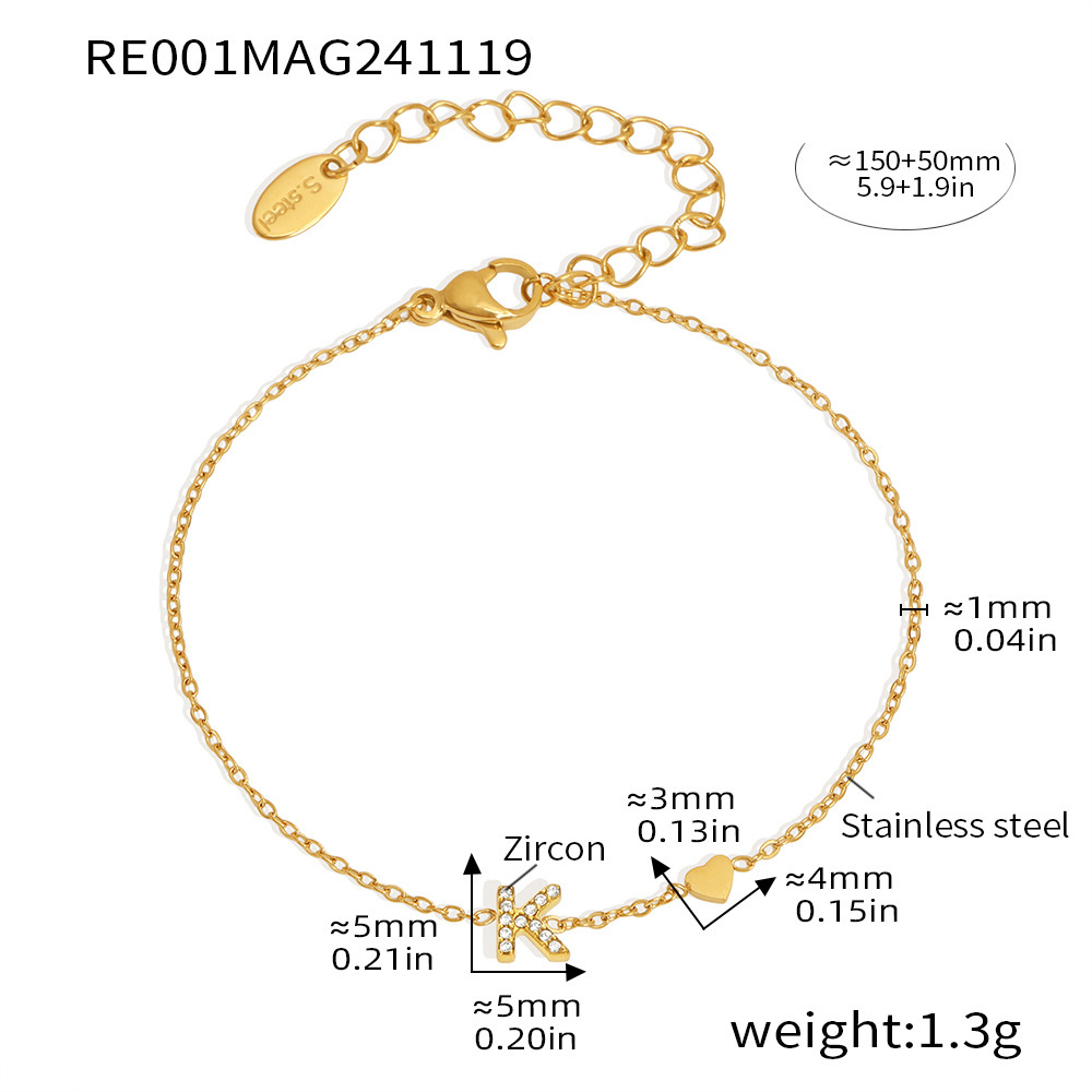Qiong Yao Titanium Steel 26 letras con incrustaciones de circón Juego de joyas PVD chapado en oro real collar de retención de color pulsera anillo aretes