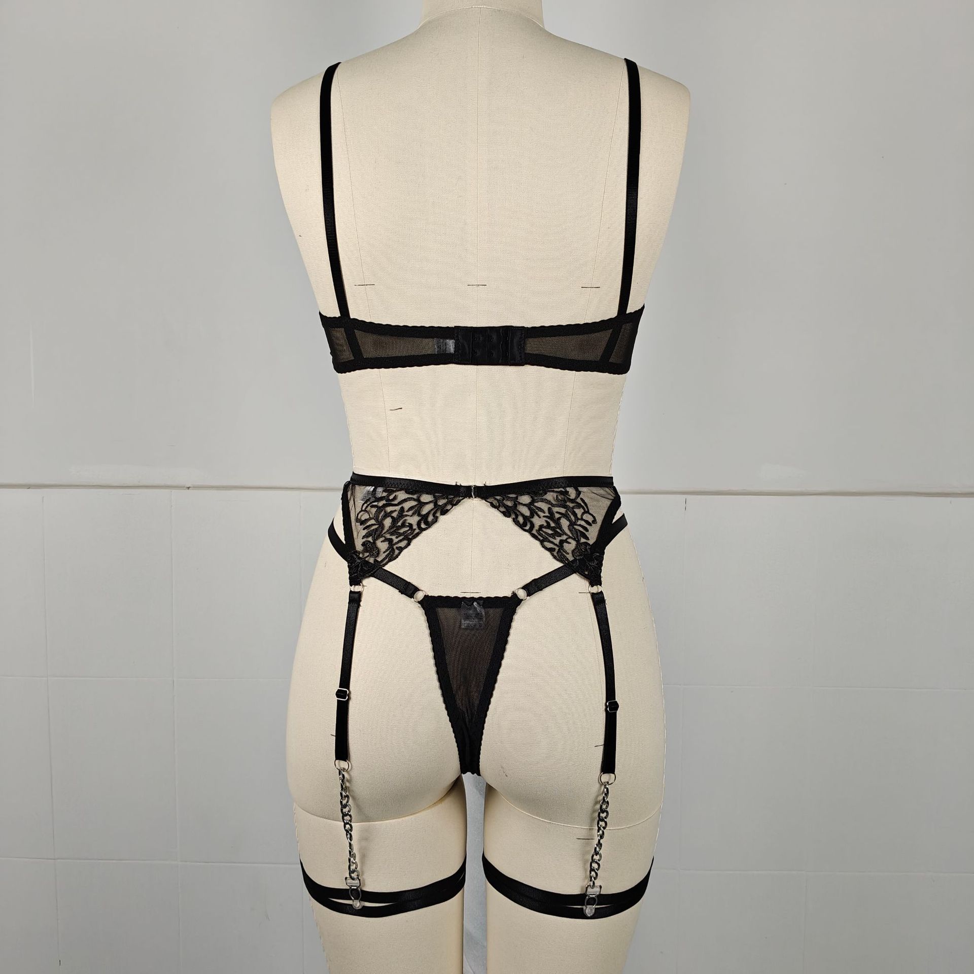 Women's Sexy Solid Color Stainless Steel Flower & Leaf Jewelry Indoor Home Sheer Bra Low Waist See-Through Sexy Lingerie display picture 3