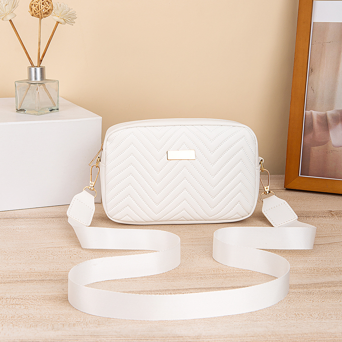 Nieuwe trendy kleine vierkante tas met golvend reliëf, schoudertas/crossbodytas met pailletten, frisse stijlvolle damestas._voghion.com