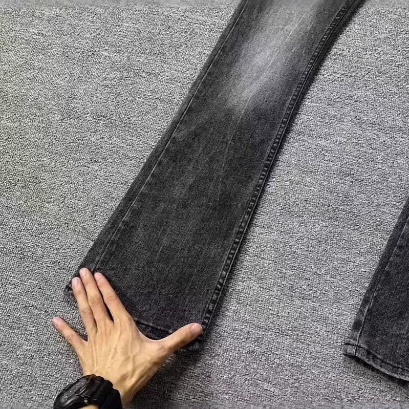 Американские джинсы стиль cleanfit с потертостями чёрные и серые фактурные для мальчиков вымытые ретро микрорезьё для пола