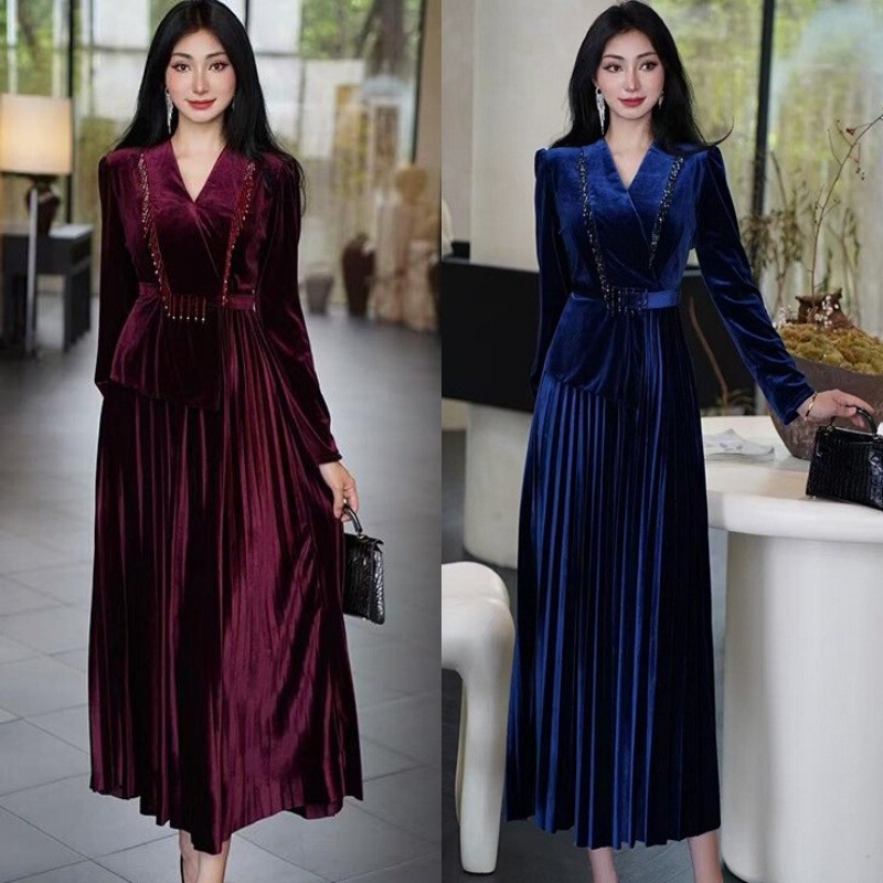 French-Style High-End Velvet Dress for Women 2025 New Spring and Autumn V-Neck Shiny Silk Waist-Cinching Long Dress French-Style High-End Velvet Dress for Women 2025 New Spring and Autumn V-Neck Shiny Silk Waist-Cinching Long Dress
