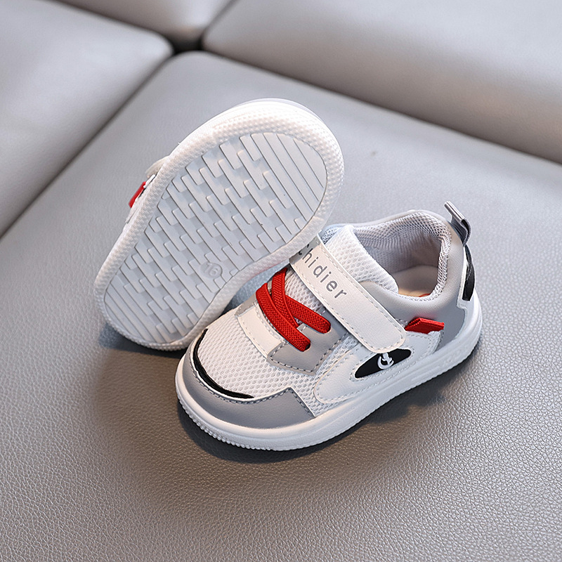 Zapatos para niños pequeños 2025 primavera nuevos zapatos de malla para niños y bebés zapatos para niñas para niños pequeños antideslizantes suela suave para el cabello