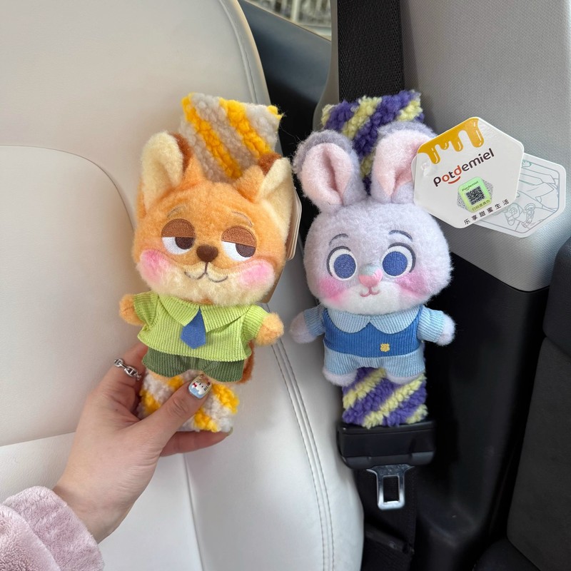 本物のズートピア ジュディ ニック カーシートベルト ショルダーカバー 車の保険ハンドルカバー 車の室内装飾|undefined
