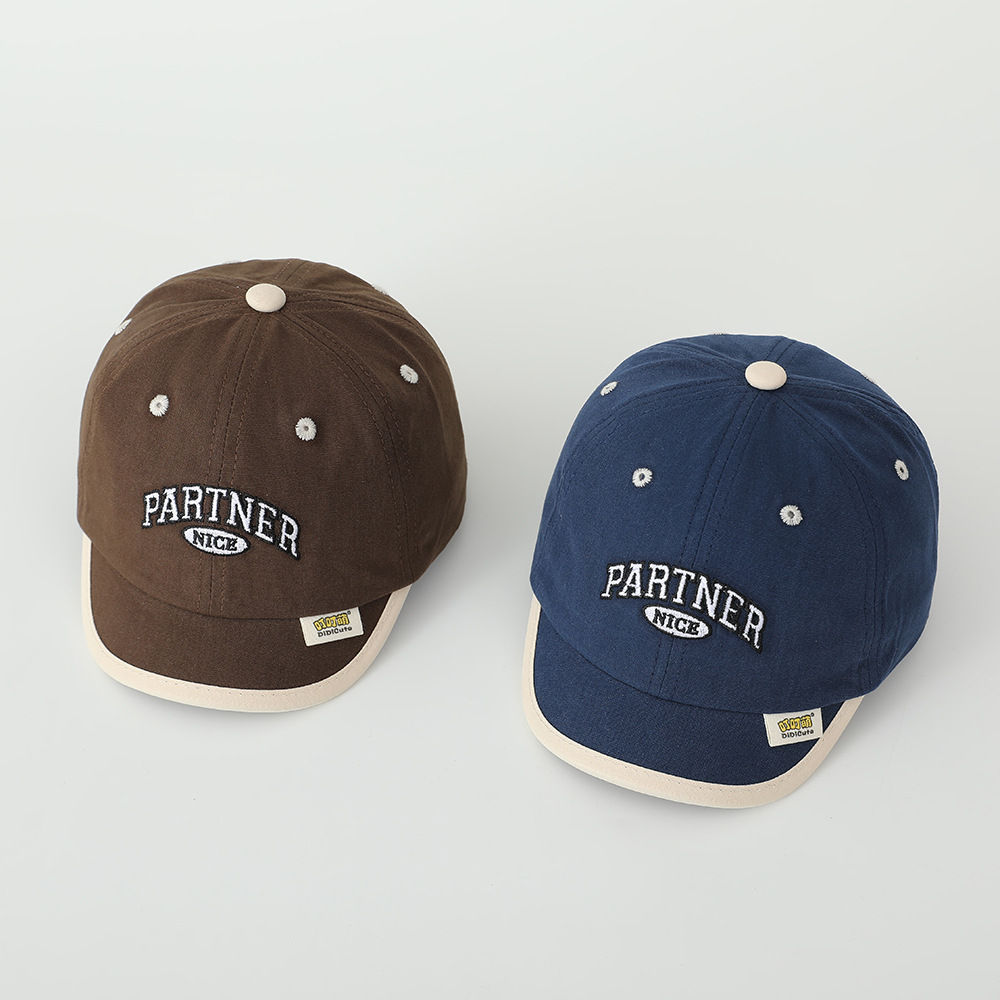 Sombreros de bebés bordados de letras primavera y otoño para niños sombreros de bordes cortos para niños sombreros de béisbol para bebés sombreros de marea de béisbol