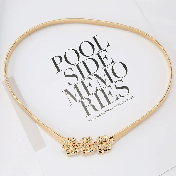 Golden three flowers to buckle the reed chain