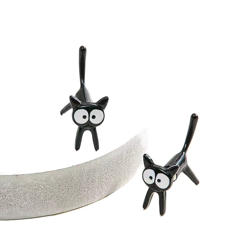 Nuevo dulce lindo elfo gatito oído espárragos pendientes de dibujos animados simple diseño inteligente negro gato oreja fábrica al por mayor