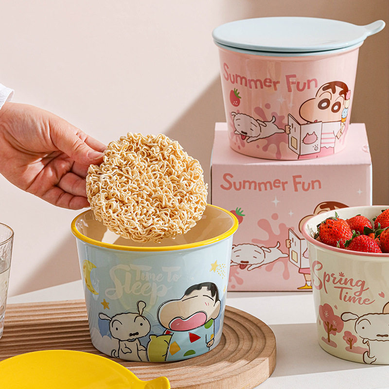 Nueva taza de cerámica Crayon Shin-chan marca compartida lindo tazón de fideos instantáneos de estilo japonés grande individual con tapa