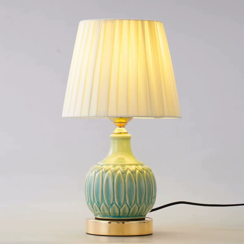Touch table lamp for bed, modern lantern, American style, light luxury style