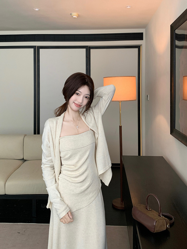 温柔风抹胸褶皱背心长袖开衫外套高腰半身裙女2025秋季新款套装潮|undefined