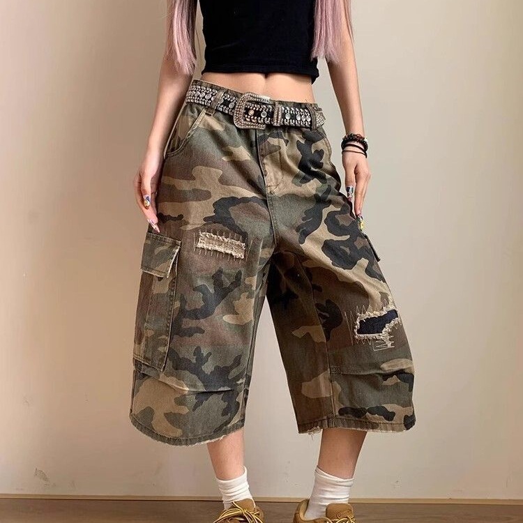 Plus-Size American-Style Ripped Patch Straight-Leg Camouflage Cropped Jeans for Women with a Loose, Slimming Design, Casual Shorts Trendy