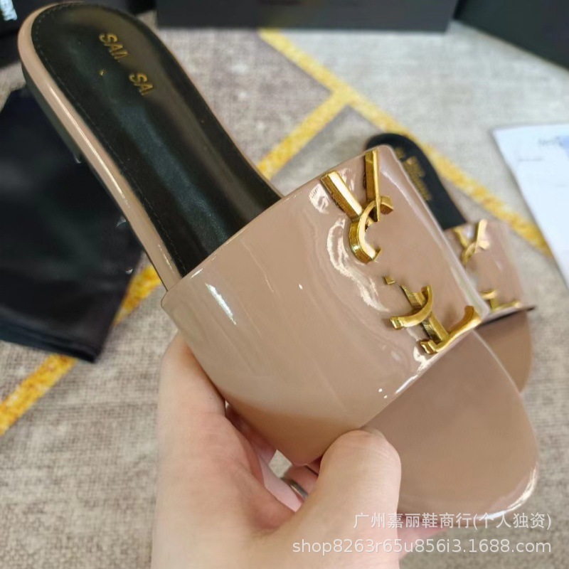 Shengjia 2025 nuevas sandalias planas de primavera y verano de gran tamaño zapatillas de un solo zapato con hebilla de letra cómoda y versátil al por mayor