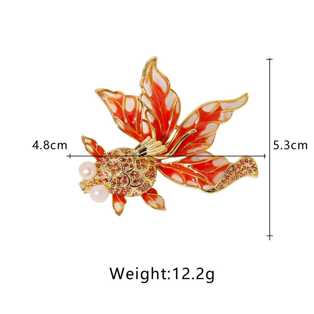 Año Nuevo estilo chino broche de pez dorado retro lujo koi rojo perla de agua dulce broche de pecho decoración occidental mujer