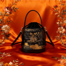 ���zɣ�Q�z���\����ˮͰ���h�m���º�ɫ�μ�б�������ʽ����Ů��