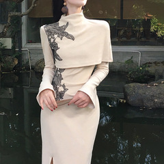 秋枫叙新中式针织连衣裙女2025早秋新品法式斗篷披肩长袖旗袍长裙