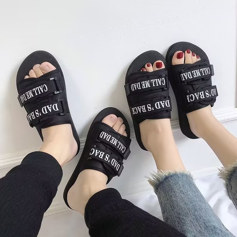 Transfronterizo nuevas zapatillas en línea celebridad pareja moda estudiante moda estilo coreano al aire libre playa zapatos letras zapatillas vietnamitas