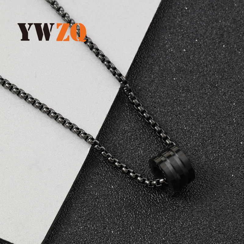 Colgante de acero inoxidable de moda simple pequeño cilíndrico doble línea de coche collar de acero de titanio femenino personalidad versátil accesorios de moda para hombres