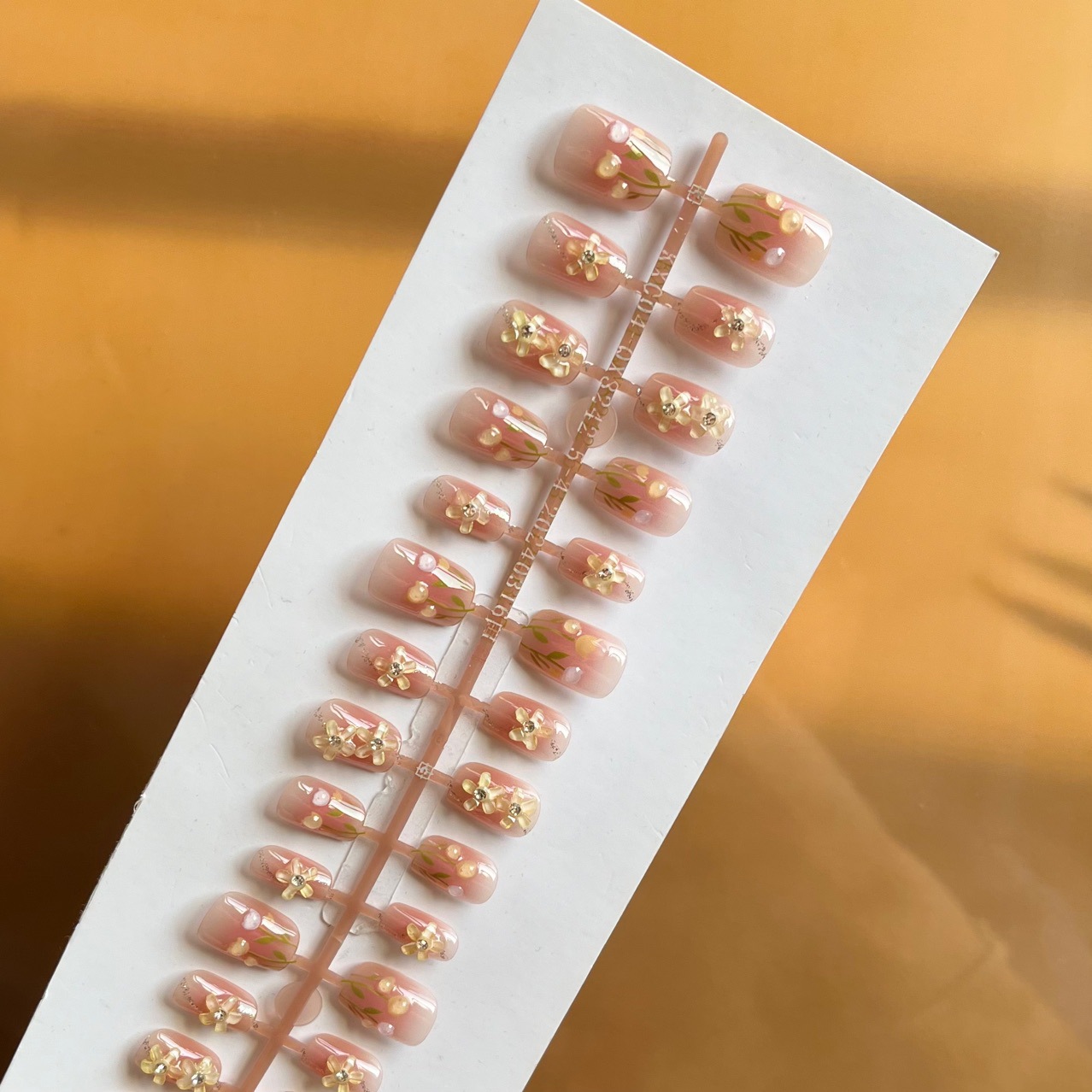 30片手工穿戴美甲立體鬱金香高級感百搭可拆卸美甲貼片