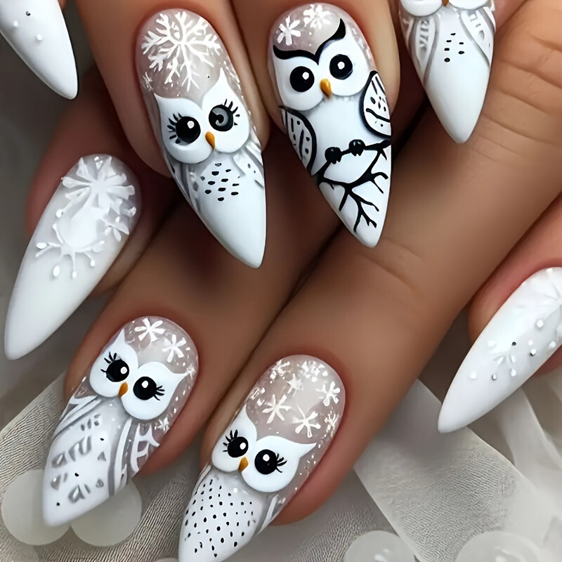 Almond Owl Manicure Black and White Snowflake Cute Animal False Nails 24 Pieces Gradient Wear Armor Wholesale