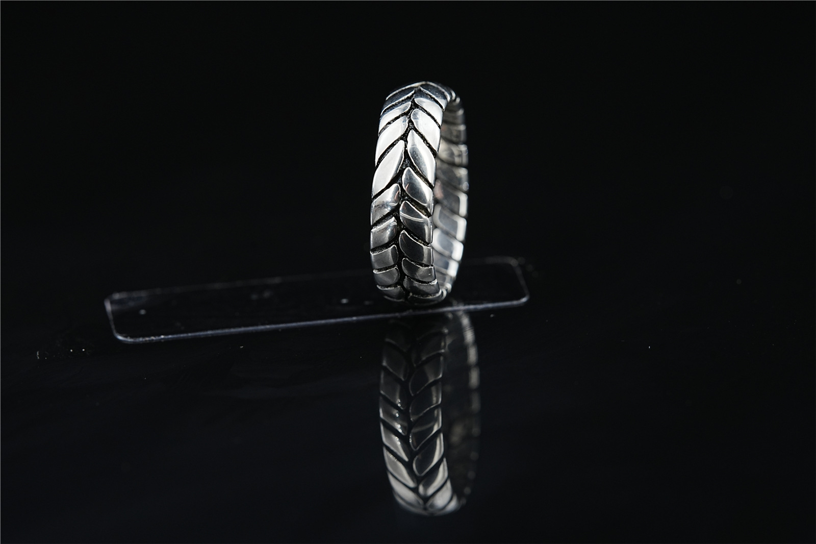 Retro Simple Style Solid Color Titanium Steel Irregular Plating Rings display picture 2