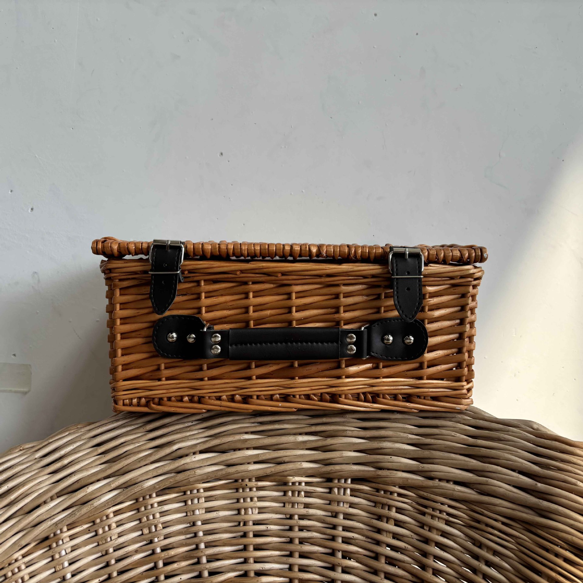 Canasta de picnic personalizada, mimbre hecho a mano con tapa, canasta de regalo, salida de primavera, canasta de almacenamiento de frutas, bolsa de aislamiento de vajilla