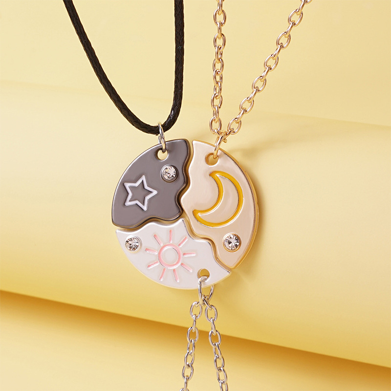 Cross-Border Hot-Selling Star and Moon Three-Person Chain High-End Design Alloy Oil Dripping Splicing Round Splicing Pendant Necklace