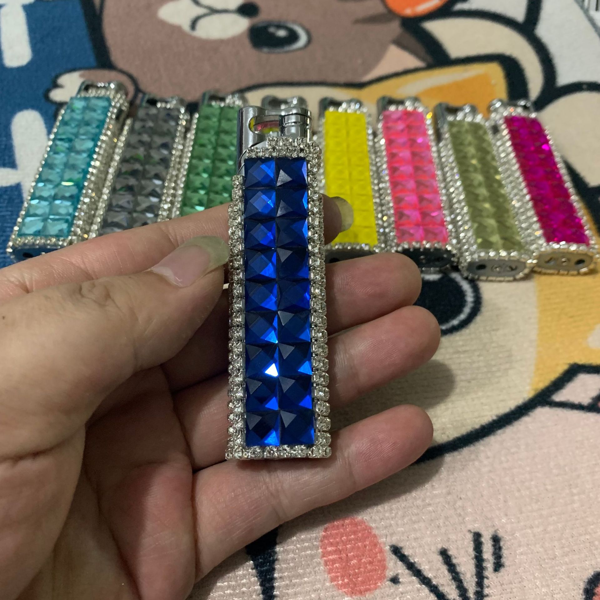 할로우 아웃-모란