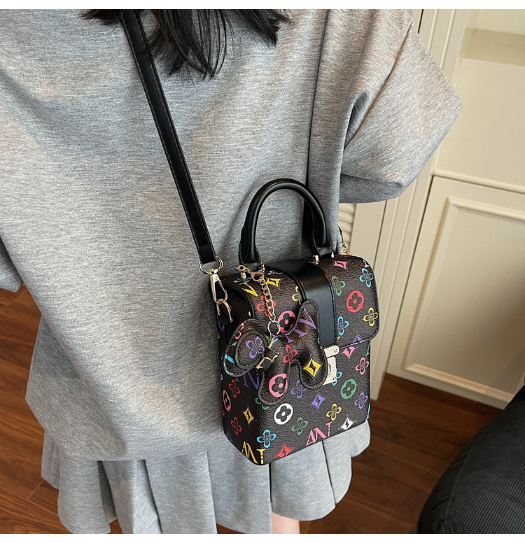 A new Korean-style versatile and simple single-shoulder crossbody bag for women in the summer of 2025, featuring a Korean-style mobile phone bag undefined