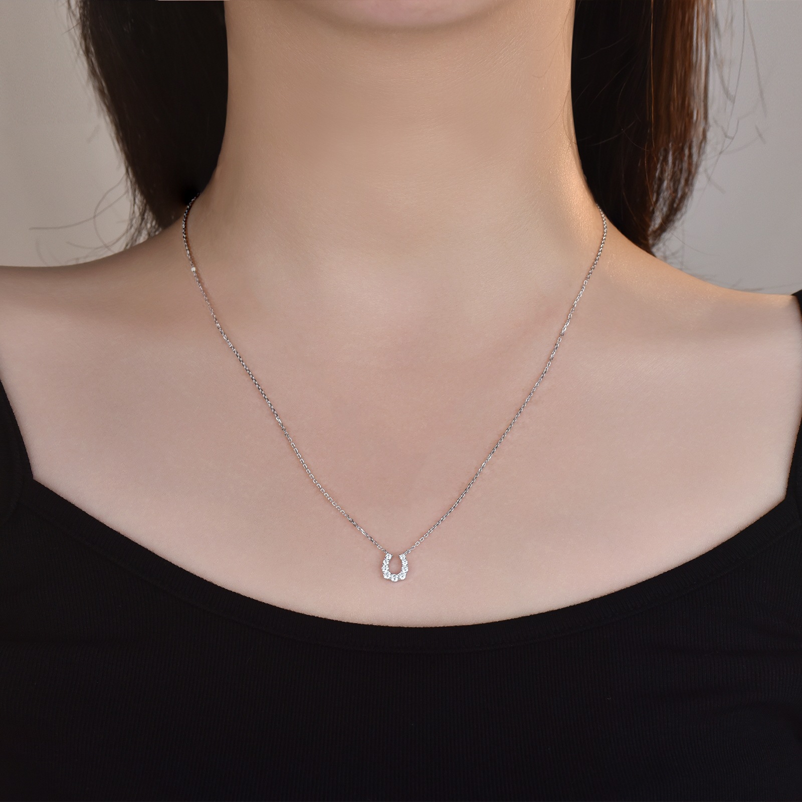 Moissanite S925 Sterling Silver Necklace for Women, Small Horseshoe Design, Light Luxury Style, European and American Live Broadcast, Cross-Border Factory Wholesale and Dropshipping