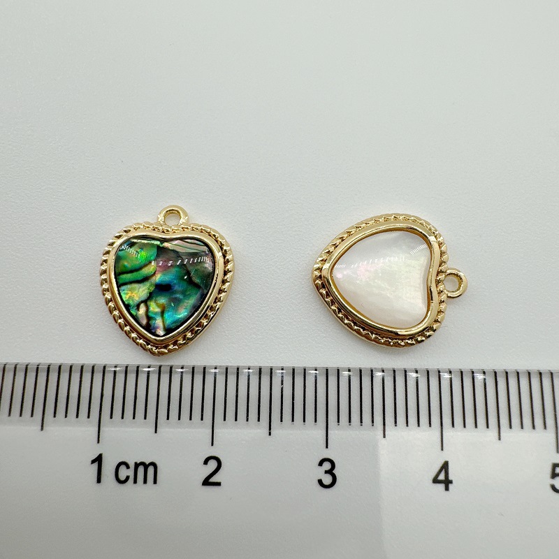 4g Weight 1 Piece Copper Shell Abalone Shell Heart Shape Pendant