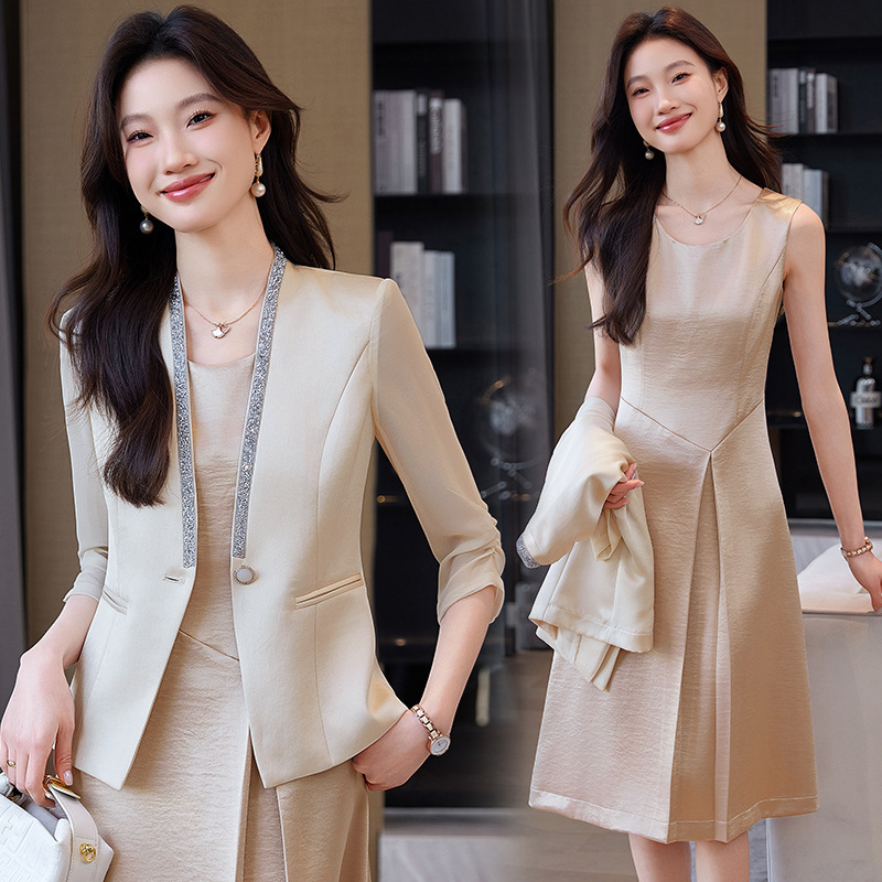 Acetic Acid Satin Small Suit Jacket Women's Summer Thin 2025 New High-end Elegant Seven-sleeve Suit suit