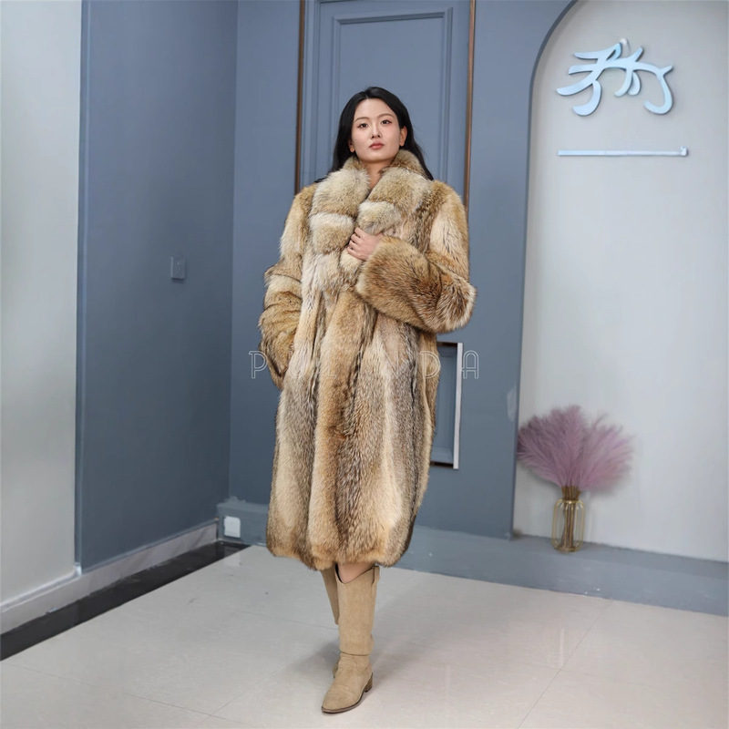New Imported North American Coyote Genuine Fur Women's Fashion Outwear Long Over-The-Knee Thickeneded Outwear New Imported North American Coyote Genuine Fur Women's Fashion Outwear Long Over-The-Knee Thickeneded Outwear