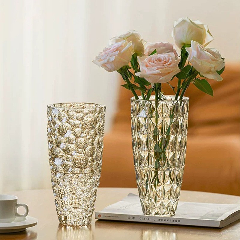 Vaso de vidrio grueso transparente de alto nivel de sensación hidropónica lirio flores rosas en el viento adornamiento de alto valor facial