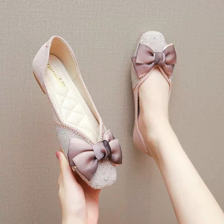 Чистые красные туфли Женская весна 2022 новая мода на мягкой подошве фея квадратная голова плоская подошва светлая бобовая обувь большой размер женская обувь