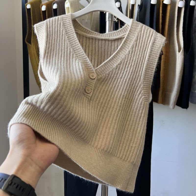 Women's layered shirt with knitted vest, autumn/winter 2025 new style, popular inner layer for early autumn, sweater vest, outerwear 24