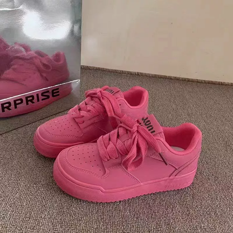 Кампус ветер 2024 новая весна лето маленькие белые туфли женские дикие ниши оригинальные хлебные туфли повседневные кроссовки