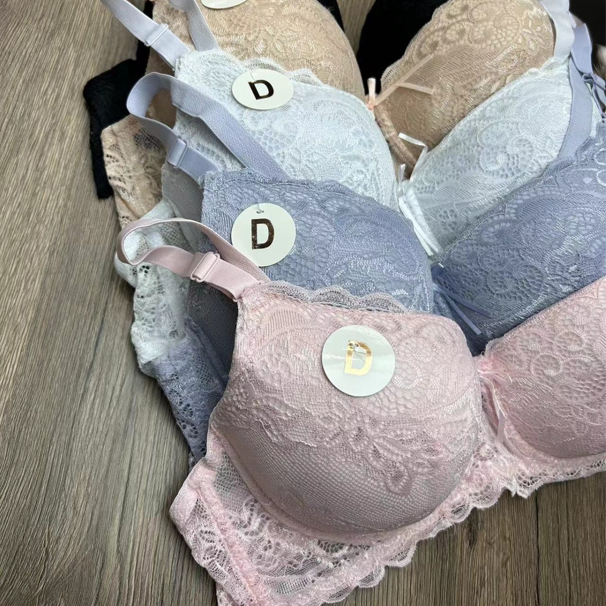 Nuevo comercio exterior europeo y americano ropa interior de dama confortable sujetador de encaje con anillo de acero fabricantes de sujetadores de esponja al por mayor