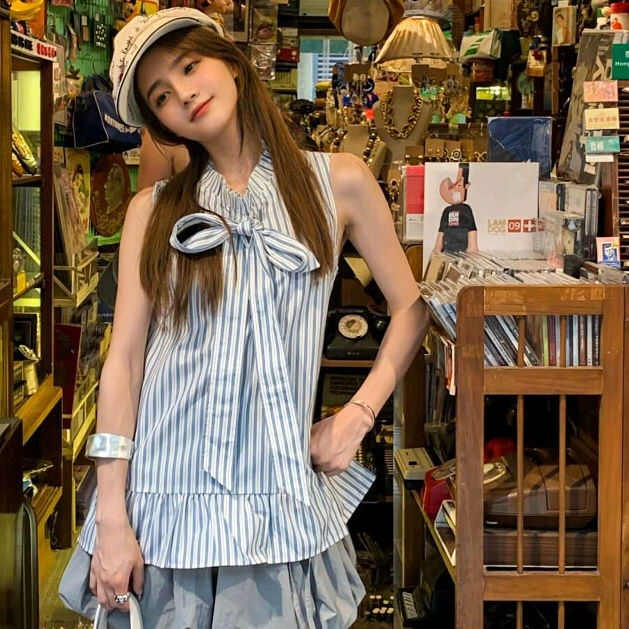 Летняя шикарная корейская рубашка без рукавов с воротником-стойкой, полосатая жилетка для женщин в сочетании с серой юбкой-бутоном