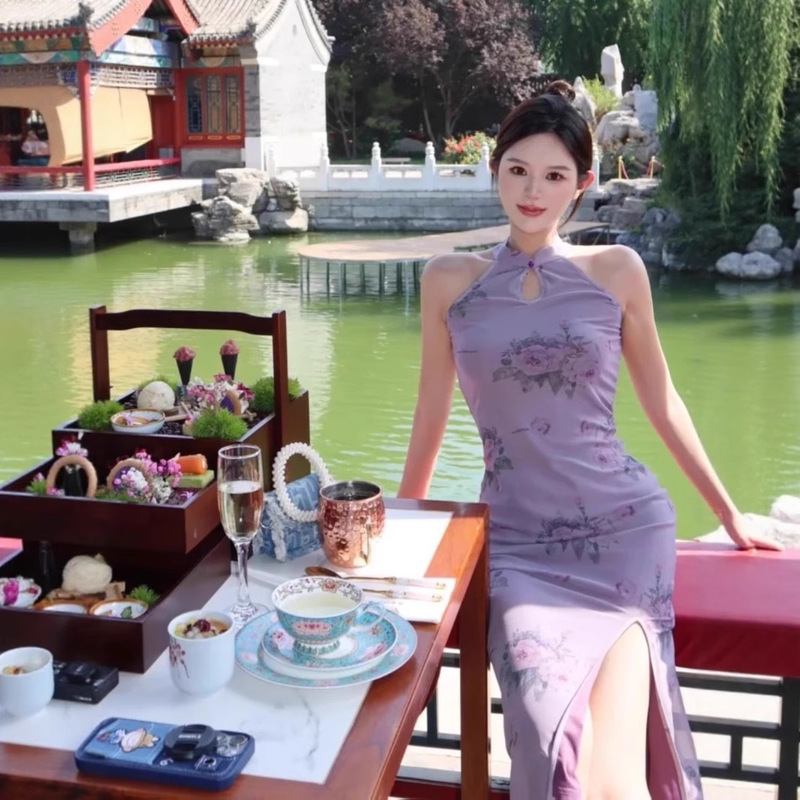 New Chinese Style Hollow-Out Sexy Halter Neck Improved Cheongsam Dress with a Sense of Design, Elegant Charm, and Slit Bodycon Skirt New Chinese Style Hollow-Out Sexy Halter Neck Improved Cheongsam Dress with a Sense of Design, Elegant Charm, and Slit Bodycon Skirt