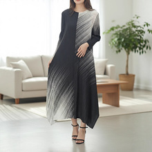 褶皱2024夏款压色连衣裙宽松大码显瘦长款女压褶裙子外贸女装