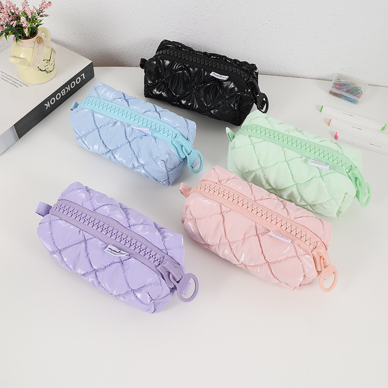Bolso para lápices estilo crema corazón de niña Bolso de almacenamiento de papelería para estudiantes coreanos Bolso cosmético refrescante suave y ceroso Bolso para lápices con cremallera grande