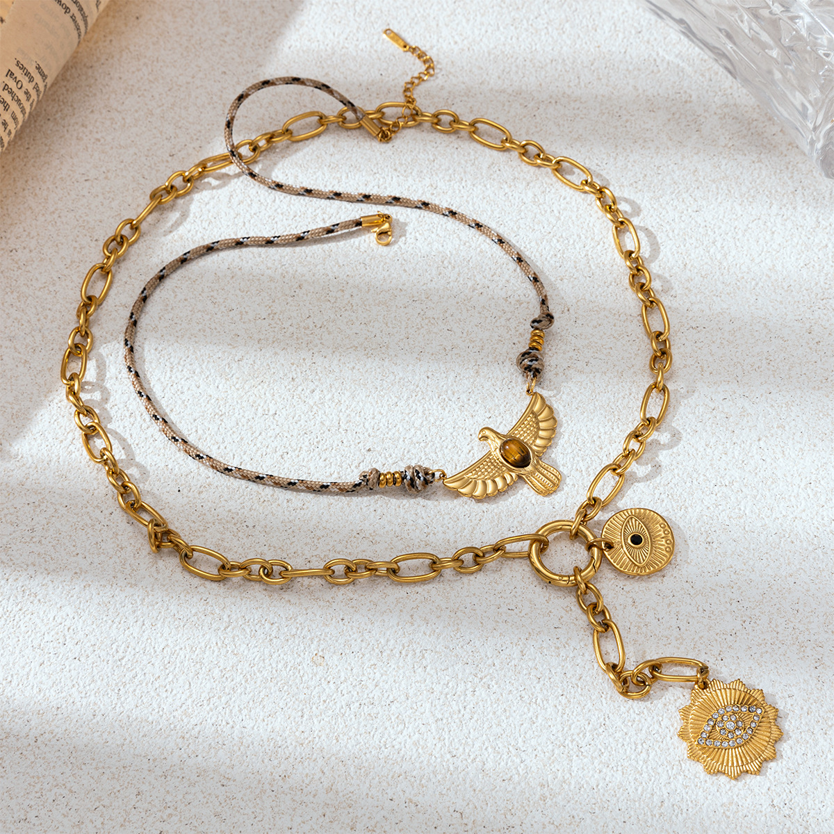 Collar de acero inoxidable de estilo europeo y americano de mujer no desvanece colgante de águila ojo de tigre collar de piedra de incrustación ventas calientes transfronterizas