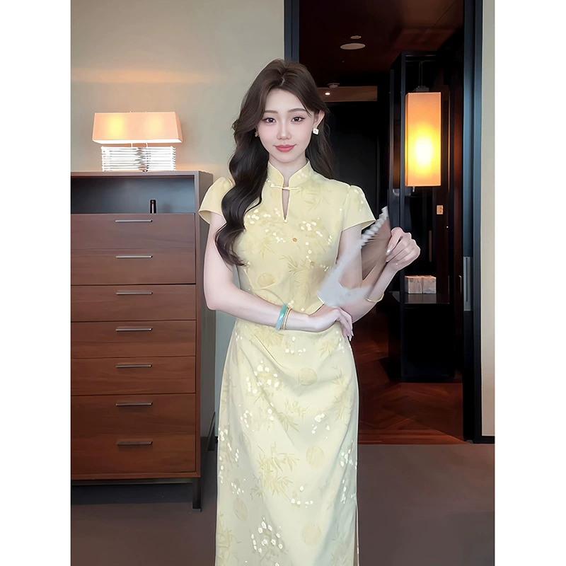 Новое улучшенное платье-чонсам в китайском стиле для женщин, лето 2025, новый стиль, элегантное и красивое, с эффектом стройнящего силуэта, длинная юбка