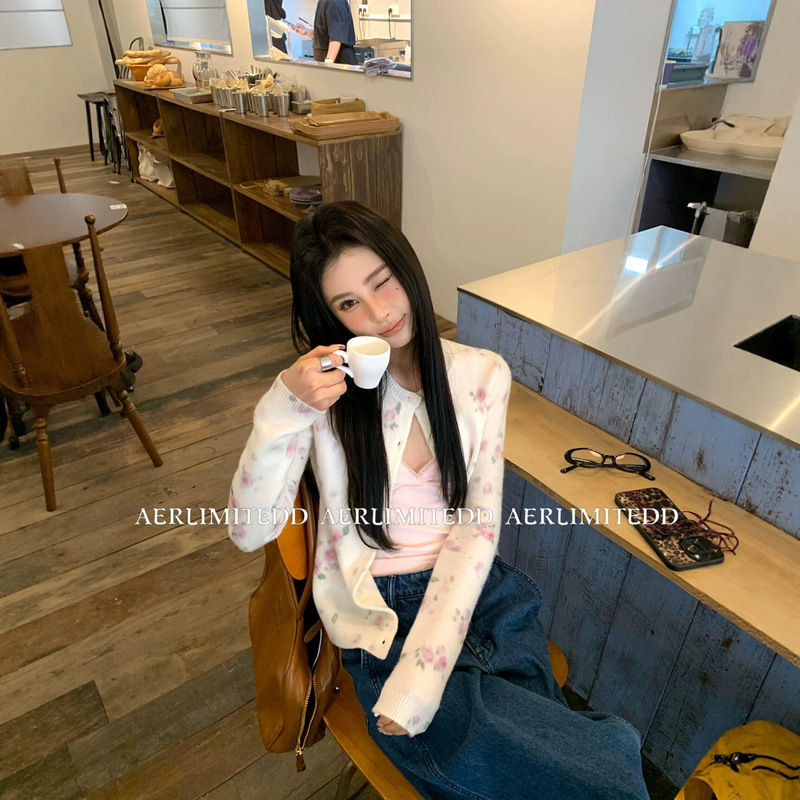 Korean New Style ~ Spring and Summer Niche Floral Knit Cardigan for Women, Short Long-Sleeve Top, Thin Sweater Korean New Style ~ Spring and Summer Niche Floral Knit Cardigan for Women, Short Long-Sleeve Top, Thin Sweater