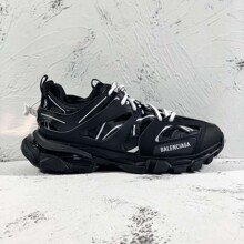 �������߰�VG����3��track��Ůͬ��2025�¿��������˶�Ь�ϵ�Ь