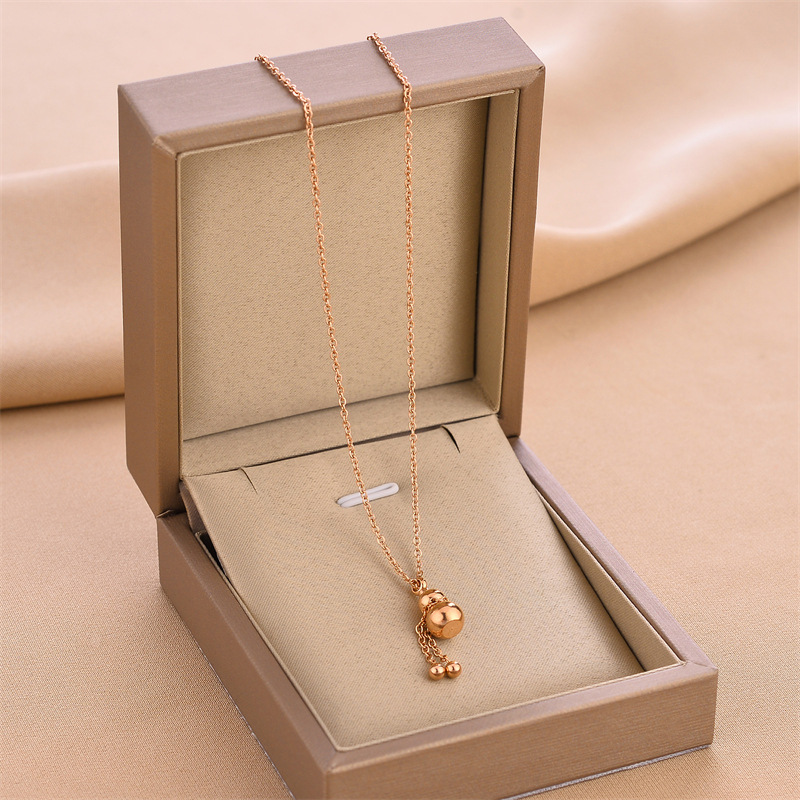 Collar de acero de titanio nuevo transfronterizo, joyería femenina, personalidad de moda, venta caliente simple, joyería de cadena de clavícula femenina, collar creativo image 165
