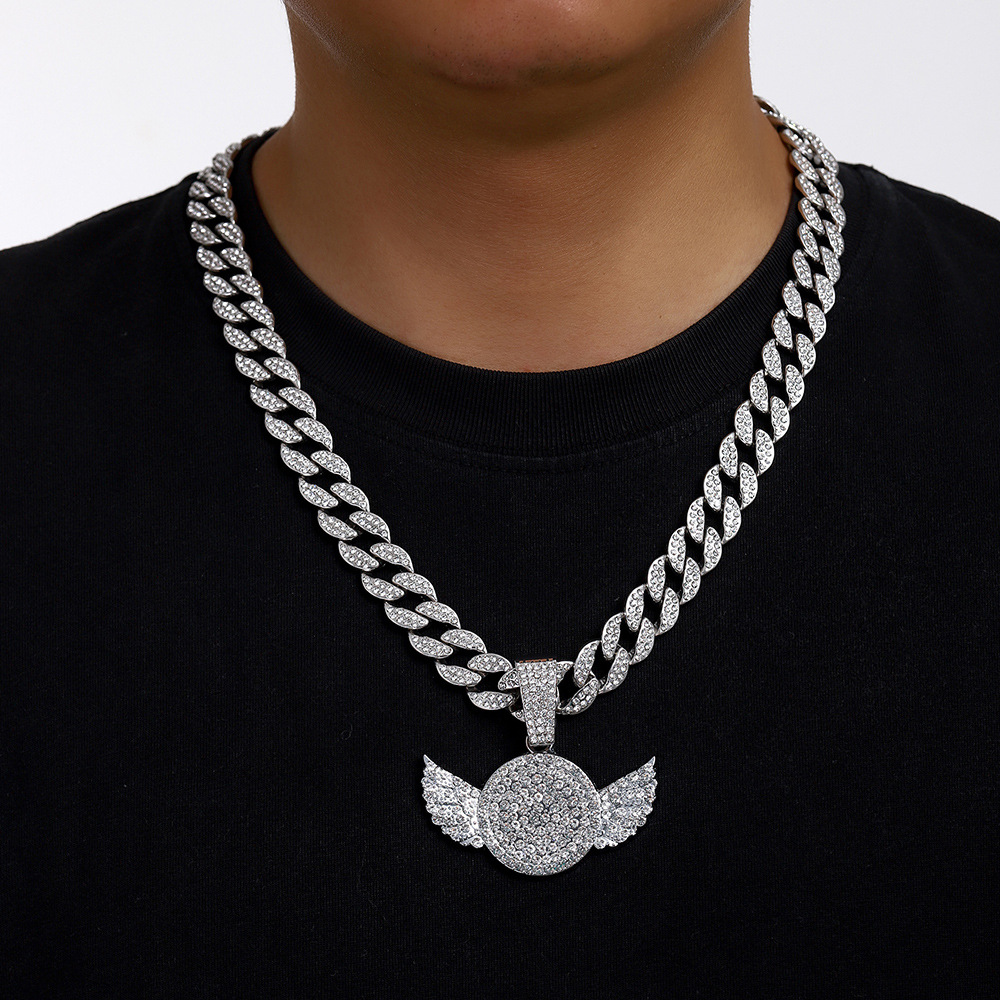 Collar transfronterizo europeo y americano nicho de diseño de taladro colgante de alas para hombres y mujeres Amazon Hip Hop cadena cubana cadena de tenis
